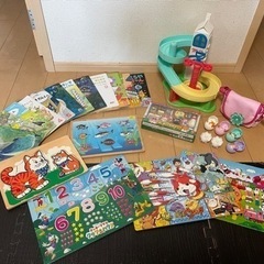 おもちゃセット　パズル5点　ここたま　絵本１２冊