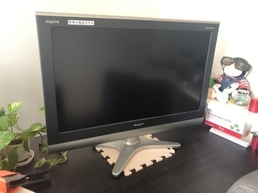 Sharp AQUOS 32インチテレビ