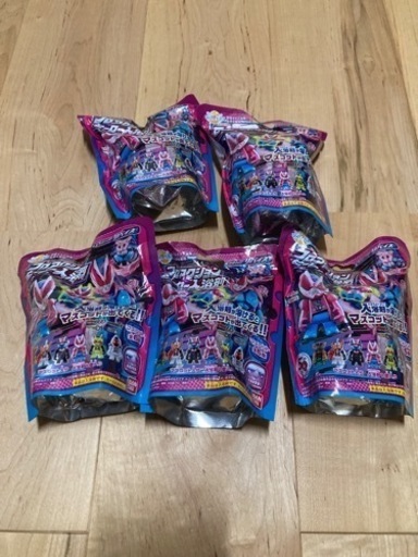 バンダイ 炭酸ガス入浴剤　びっくらたまご　仮面ライダー　リバイス　5個セット