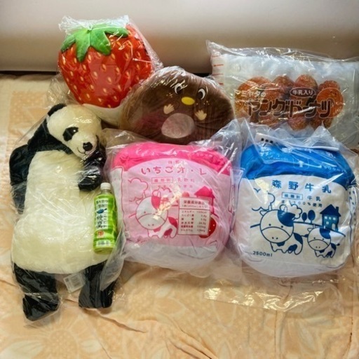 新品　特大ぬいぐるみセット　くったりパンダスーパーBIG ヤングドーナツ2種　オンクレ限定牛乳クッションなど