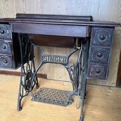 レトロ　シンガー足踏みミシン　骨董　無料