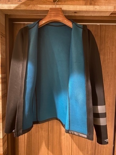 大人気！ハーレー　hurley タッパー　中古XL 使用頻度少