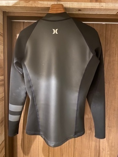 大人気！ハーレー　hurley タッパー　中古XL 使用頻度少