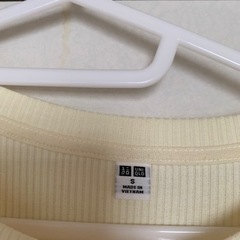 Uniqlo ニットの画像