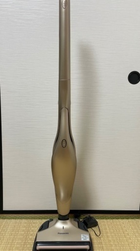 Panasonic コードレス掃除機　MC-BU110J-T