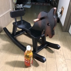 🔴木馬❣️シマ馬🐴❣️黒馬🐴❣️2000円でお譲りします❣️❣️の画像