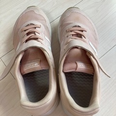 子供靴　ニューバランス　22.5㎝　ピンクの画像