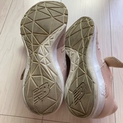 子供靴　ニューバランス　22.5㎝　ピンクの画像