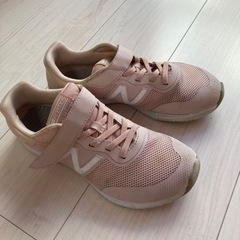子供靴　ニューバランス　22.5㎝　ピンクの画像