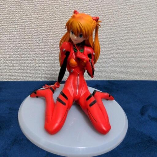 エヴァンゲリオン　アスカラングレー　お座りフィギュア