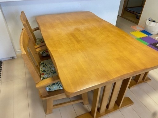 ナフコ　ダイニングテーブル4人掛け