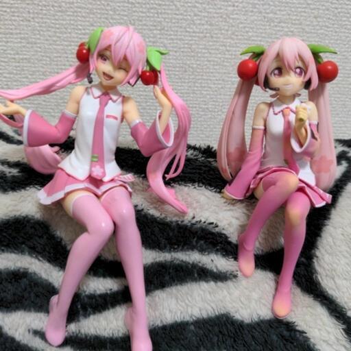 桜ミク　お座りフィギュア　２体セット