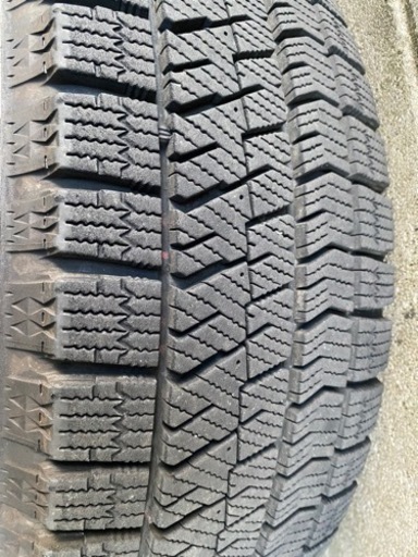 【タイヤ履き替え付：条件有り】値下げしました❗️スタッドレスタイヤ?　185/60R15(ホイール込み)