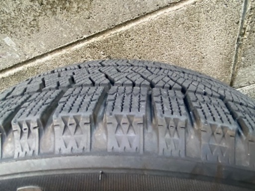 【タイヤ履き替え付：条件有り】値下げしました❗️スタッドレスタイヤ?　185/60R15(ホイール込み)