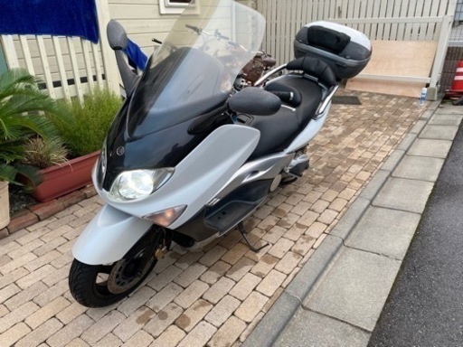 ヤマハT-MAX SJ02型