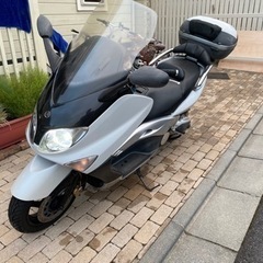 ヤマハT-MAX SJ02型