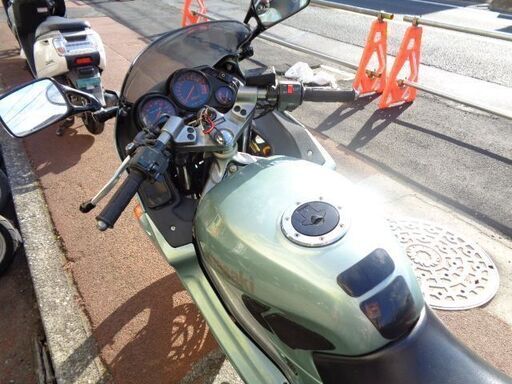 NO.4431　ＺＺＲ２５０　水冷４サイクル２気筒２５０ｃｃエンジン　２本出しカスタムマフラー　エメラルドグリーン　☆彡