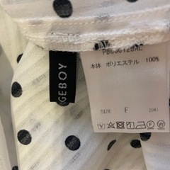 PAGEBOY ドットブラウスの画像