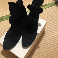 ショートブーツの画像