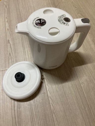 タイガー　電気ケトル　0.8L