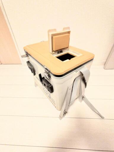 脚付きクーラーボックス