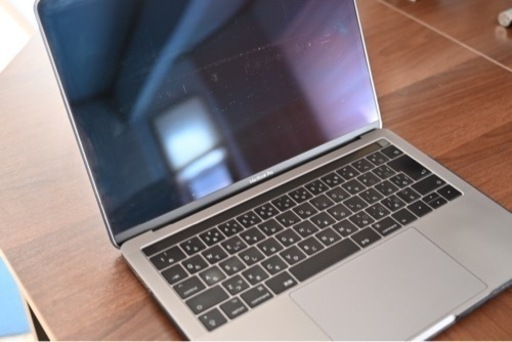 近隣配送可能！MacBook Pro2016 13インチ Touch Bar 256GB 充電回数少なめ。ケースオマケ付き