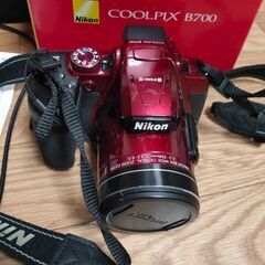 COOLPIX  B700レッド　カメラケースもつけます