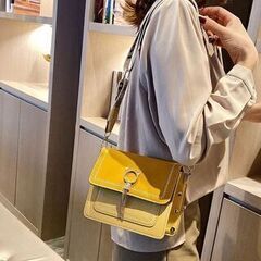 女性用ショルダーバッグの画像
