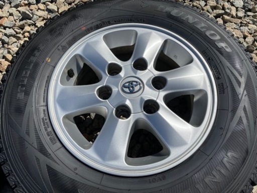 ダンロップ　ウィンターマックス　ハイエース　195/80R15