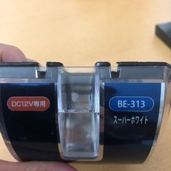 車のライトの画像