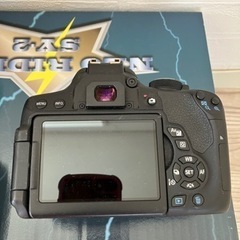 お話し中　Canon EOS KISS8i レンズキット　美品　18-55mmの画像