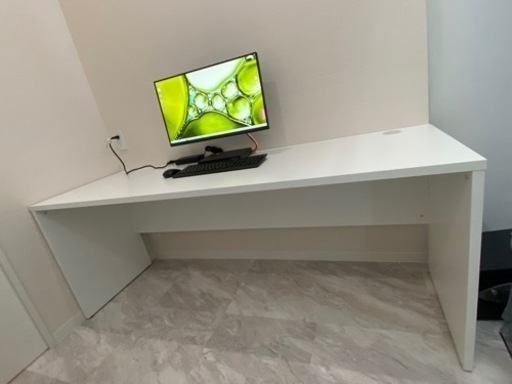 デスク　1800mm × 600mm