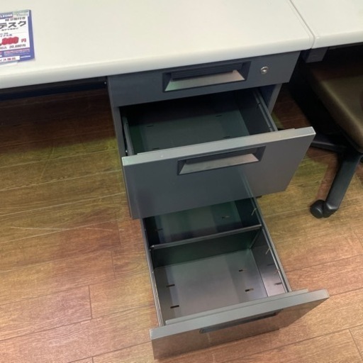 JI-16 【オフィス家具専門店】プラスの片袖デスクです！ R4.9/12時点で在庫数2点あり
