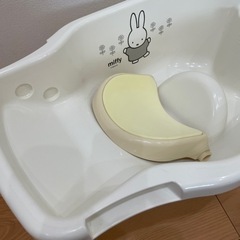 ミッフィー　ベビーバス　コンビ　ベビーカー2点の画像