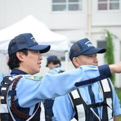 日払いOKでスポット勤務や単発・短期バイトもOK！【未経験・未資格可】入社祝い金が最大１2万円の交通誘導のお仕事 ♪ 20220905179-4の画像