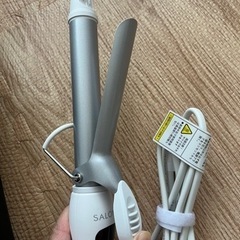 未使用・SALONIA 25mmセラミック カール ヘアアイロン 25mm ホワイト 海外対応 プロ仕様 MAX210℃の画像