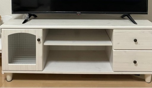 ニトリ製ホワイトウッドのテレビ台 