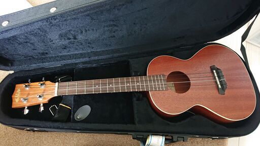 中古ウクレレ　KALA モデル KA-T ハードケースとチューナーつき