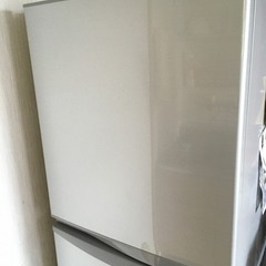 【受け渡し済み】東芝冷蔵庫 340リットル 無料