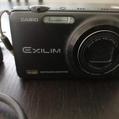CASIO  EXILM コンパクトデジタルカメラの画像