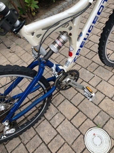 プジョー　PEUGEOT マウンテンバイク　自転車　格安　変速機は前が3段で後ろが8段です