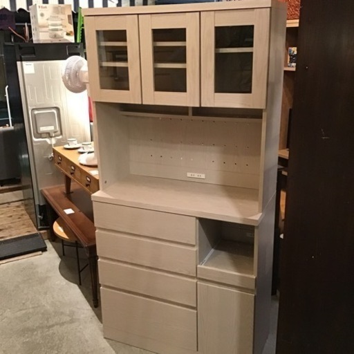 キッチンボード　カップボード　美品　ナチュラルスタイル　北欧スタイル　食器棚　レンジ台