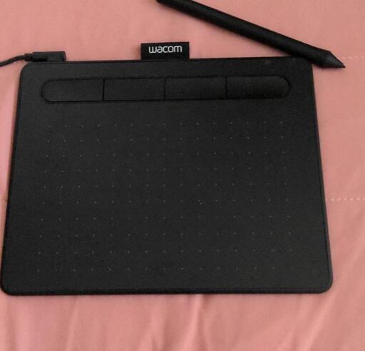 Wacom  Intuos  板タブ