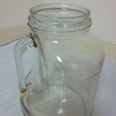 果実酒の瓶(2L)【持ち手は側面です】少し珍しい形🫙の画像
