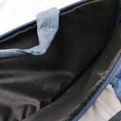 日本からの贈り物特集✨㉒　ブルーのバック（ラップトップや書類に最適）の画像