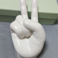 海外からの贈り物特集✨㉖　ピース✌の置物