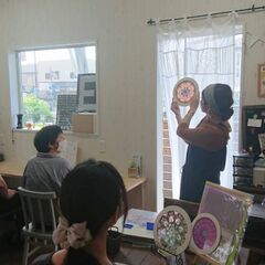 紙で作るステンドグラス「ローズウィンドウ」切り紙を作りませんか12/14京田辺市三山木で開催の画像