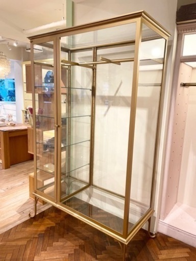 オーダーメイドのガラス什器