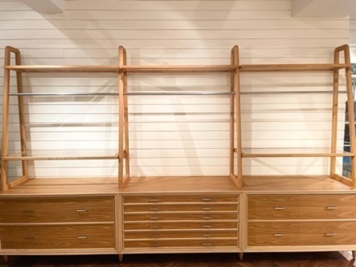 アパレル店舗にオススメ！横幅約3.6メートルの大型木製什器