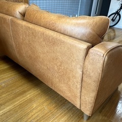 leather tex ソファとクッションのセットの画像